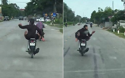 Lái xe máy bằng chân, nam thanh niên khiến cư dân mạng "choáng váng"