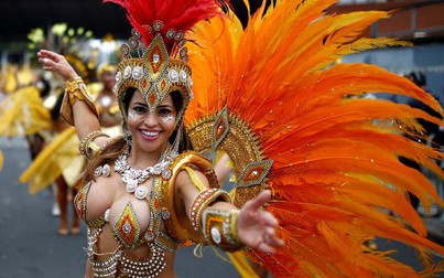Sôi động lễ hội Notting Hill Carnival ở London