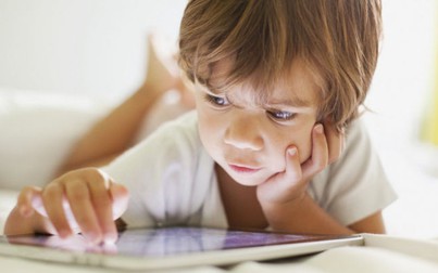 Làm thế nào để hạn chế trẻ "dán mắt" vào màn hình máy tính bảng: Mẹo áp dụng cho trẻ từ 2- 5 tuổi (bài 3)