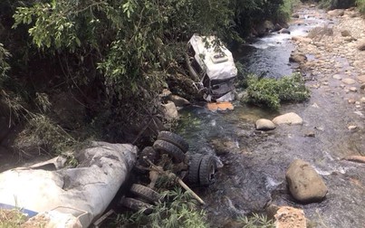 Tai nạn thảm khốc giữa xe bồn và xe khách ở Lai Châu, ít nhất 10 người chết