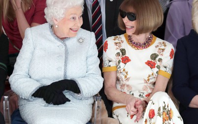 Richard Quinn là ai mà khiến Nữ hoàng Anh phải đến dự Tuần lễ thời trang London?