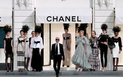 Karl Lagerfeld: Từ 'Thánh nhân' vực dậy đế chế suy tàn đến huyền thoại sống của thời trang