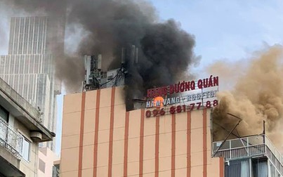 Cháy nhà hàng Hàng Dương Quán ở trung tâm TP.HCM, khách nháo nhào thoát thân