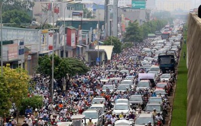 Cấm xe máy vào 2 tuyến đường ở Hà Nội: "Trước khi quyết định, hãy để người dân góp ý"