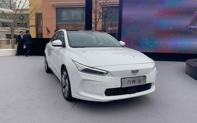 Hãng xe Trung Quốc Geely tung hình ảnh sedan chạy điện 100%