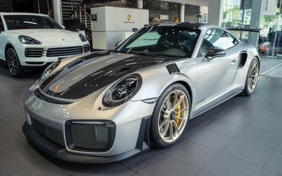 Cận cảnh chiếc xe thể thao Porsche 911 GT2 RS giá 20 tỷ đồng
