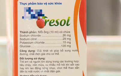 Bé trai ở Hà Nội suýt mất mạng vì bố mẹ cho uống thực phẩm chức năng dạng Oresol