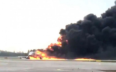 Máy bay Nga bốc cháy như quả cầu lửa khi hạ cánh, 41 người thiệt mạng