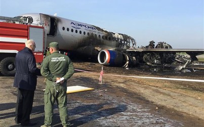 Phi công tiết lộ nguyên nhân máy bay Sukhoi Nga bị cháy và hạ cánh khẩn cấp