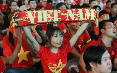 Đánh bại Thái Lan ở phút 94, Việt Nam vào chung kết Kings Cup