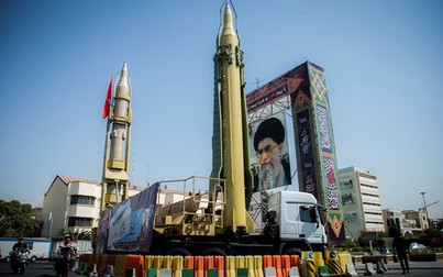 Iran sắp có bom nguyên tử, Mỹ và Israel “ngồi trên đống lửa“