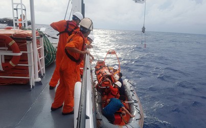 Cứu sống thuyền viên bị tai biến trên vùng biển Hoàng Sa