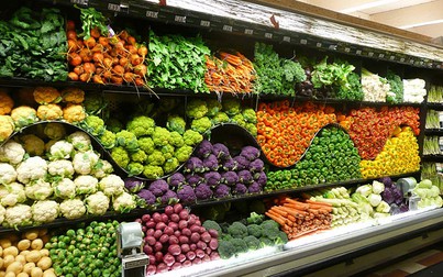 Giá thực phẩm ngày 24/7: Rau xanh siêu thị đắt hơn chợ