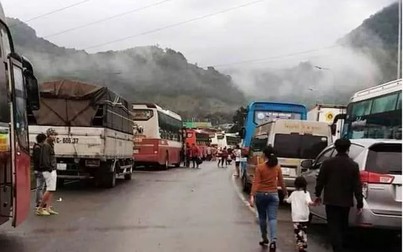 Sạt lở nghiêm trọng trên đèo Bảo Lộc khiến giao thông bị tê liệt
