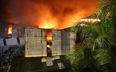 Hiện trường tan hoang sau đám cháy lớn ở nhà máy phích nước Rạng Đông