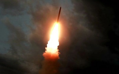 Triều Tiên phóng liên tục hai tên lửa