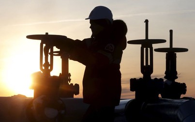 Giá dầu giảm do lo ngại nguồn cung suy yếu