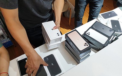 Hàng về nhiều, giá iPhone 11 xách tay liên tục giảm