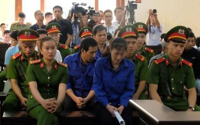 Xét xử vụ gian lận điểm thi ở Sơn La: Cựu Phó giám đốc Sở GD-ĐT cùng 7 bị cáo hầu tòa