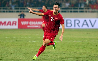 Hạ UAE, tuyển Việt Nam chiếm ngôi đầu bảng G, hơn Thái Lan 3 điểm