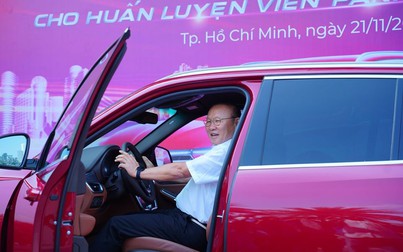 Từ khi dẫn dắt tuyển Việt Nam, HLV Park Hang-seo đã được tặng 4 chiếc ô tô