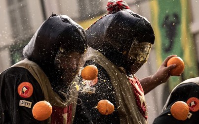 Du lịch Ý đừng bỏ qua lễ hội ném cam Battle of the Oranges