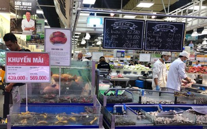 Giá hải sản giảm mạnh ngày cuối tuần