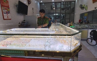 Tiệm vàng bị trộm vì ông chủ mải xem U22 Việt Nam đá với Indonesia
