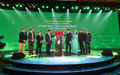 Khách sạn Holiday Inn ® And Suites đầu tiên tại Việt Nam đạt chứng nhận khách sạn 5 sao
