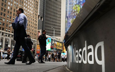 Thị trường chứng khoán lập đỉnh, lần đầu tiên Nasdaq vượt mốc trên 9.000 điểm