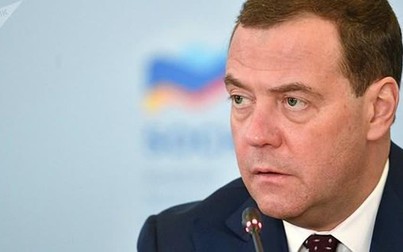 Thủ tướng Nga Dmitry Medvedev tuyên bố từ chức, giải tán chính phủ