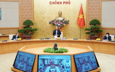 Thủ tướng Nguyễn Xuân Phúc yêu cầu người dân nên ở nhà, làm việc trực tuyến
