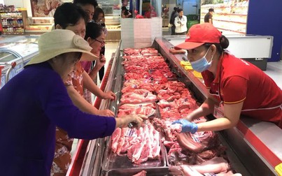 Giá thịt heo bất ngờ giảm mạnh tại Co.opmart