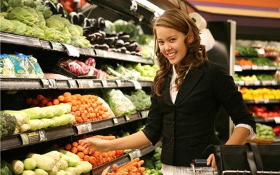 Giá các loại thực phẩm tươi sống và rau xanh giảm mạnh ngày đầu tuần
