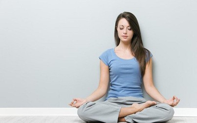 4 tư thế Yoga cực kỳ đơn giản trong điều trị mất ngủ