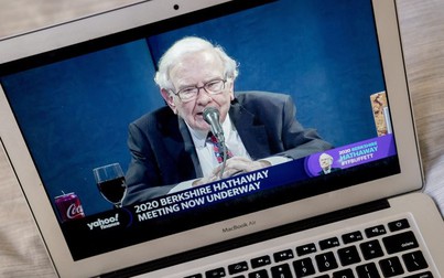 Tỉ phú Warren Buffett bán toàn bộ cổ phiếu hàng không Mỹ