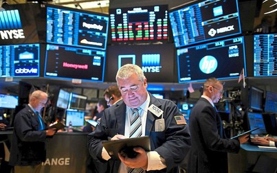 Chứng khoán Mỹ quay đầu đi xuống, Dow Jones mất 102 điểm