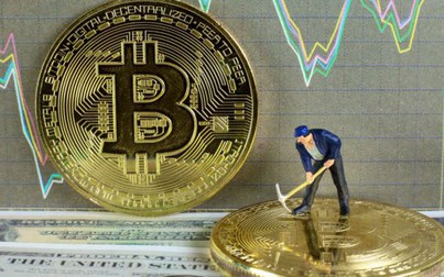 Giá Bitcoin 'bốc hơi' hơn gần 5% chỉ sau một đêm