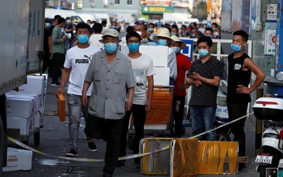 Lo ngại các ca nhiễm mới COVID-19, Bắc Kinh đóng cửa một chợ nông sản