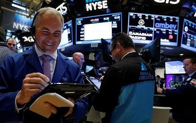 Chứng khoán Mỹ tăng mạnh, Dow Jones tăng 580 điểm