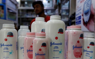 Nhiều tổ chức phi lợi nhuận yêu cầu J&J ngừng bán phấn rôm Baby Powder