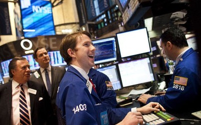Chứng khoán Mỹ diễn biến tích cực, Dow Jones tăng hơn 550 điểm