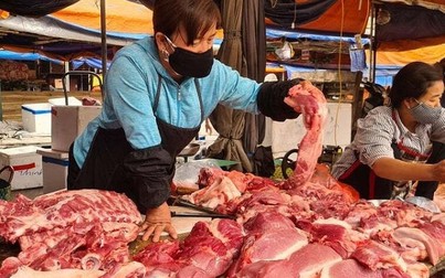 Giá thịt heo giảm mạnh nhưng không thu hút người mua