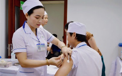 Việt Nam có thể tiêm thử nghiệm vắc xin COVID-19 trên người vào tháng 12