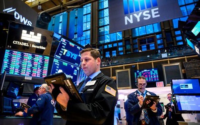 Chứng khoán Mỹ hồi phục mạnh, Dow Jones tăng hơn 400 điểm