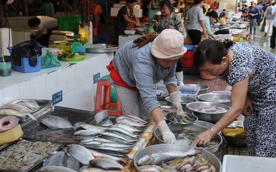 Các loại cá đồng loạt giảm giá tại chợ lẻ ngày cuối tuần