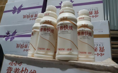 Thu giữ 10.000 chai sữa chua lậu từ Trung Quốc chờ tiêu thụ tại Hà Nội