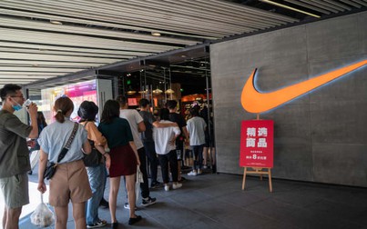 Cổ phiếu Nike lên cao nhất mọi thời đại khi doanh số bán hàng trực tuyến tăng 82%