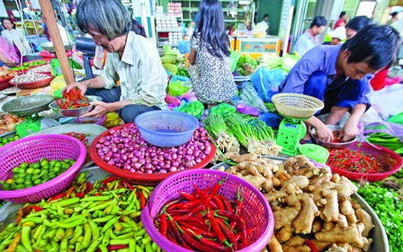 Giá các loại gia vị, thực phẩm tăng nhẹ tại chợ