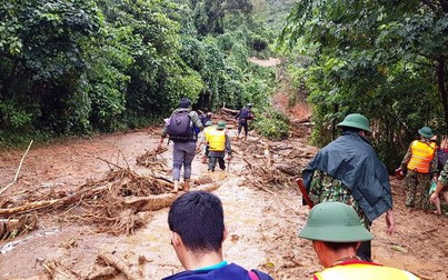 Cứu hộ chiến sĩ Đoàn 337 gặp nạn ở Quảng Trị: Tìm thấy 14 thi thể, hơn 500 người chạy đua với mưa tìm nạn nhân trong đêm